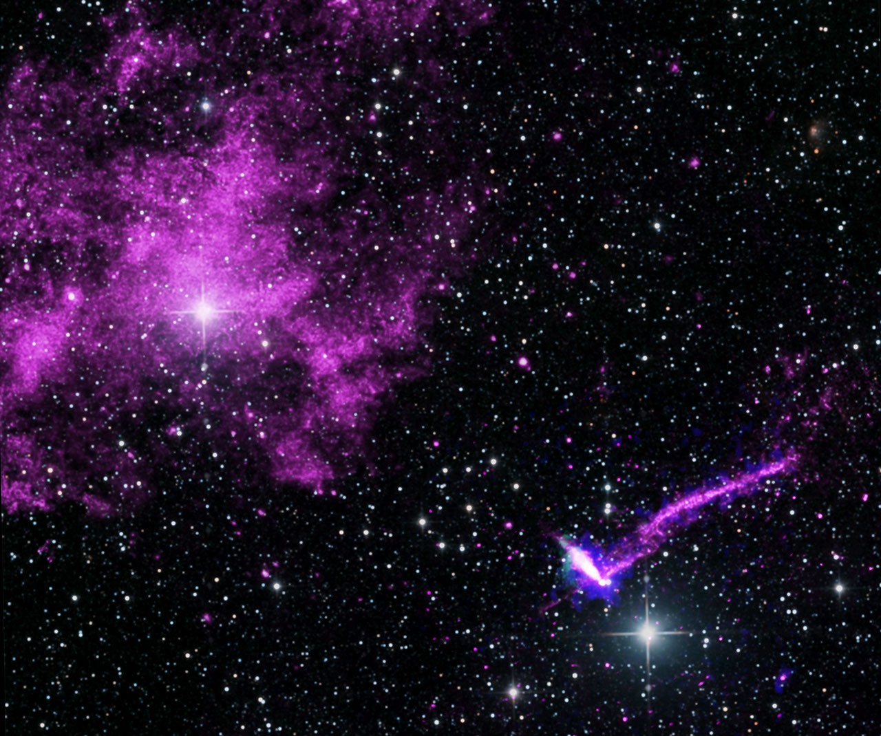 Imagen compuesta de la Nebulosa Faro con datos en rayos X, radio y óptico que muestran el pulsar y la estructura alargada donde IXPE midió la orientación del campo magnético